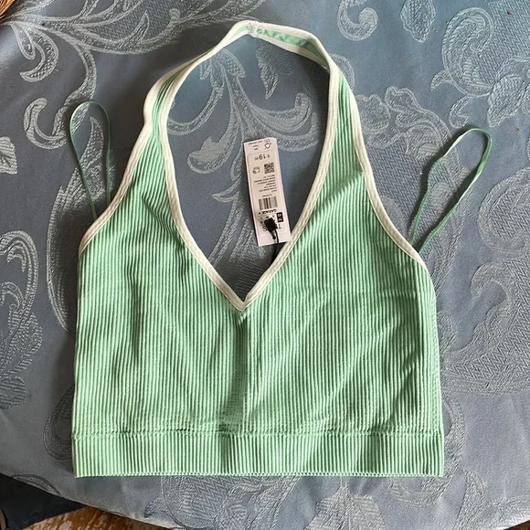 Halter crop top - Picture 1 of 3